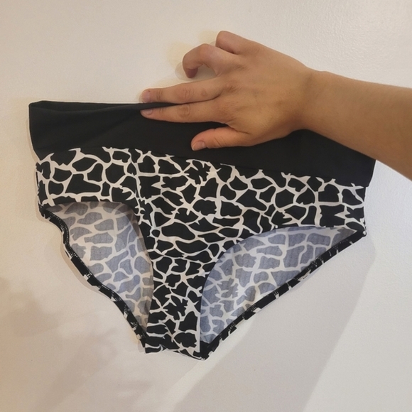 Giraffe Print Bikini Set - Picture 9 of 15